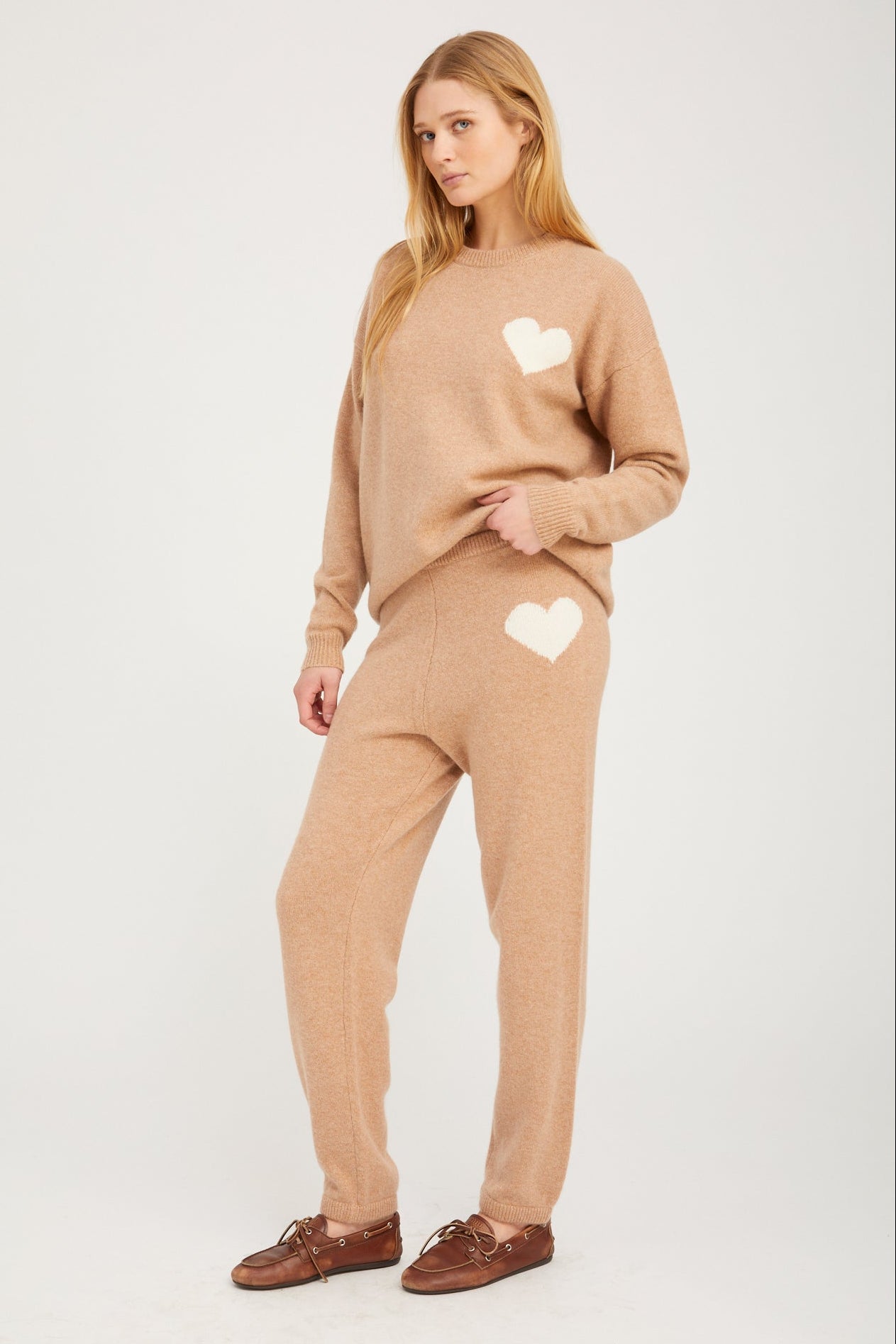 Almondine Cashmere Heart Logo Sweatpants