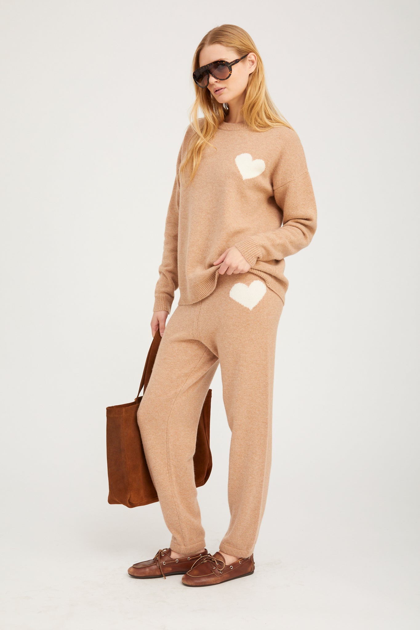 Almondine Cashmere Heart Logo Sweatpants