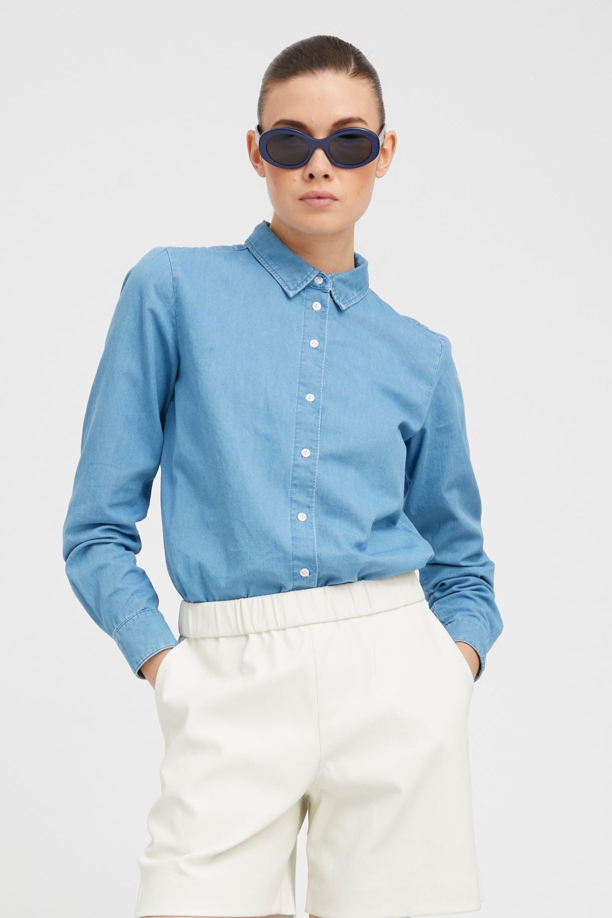 Danielle Chambray Fitted Button Down