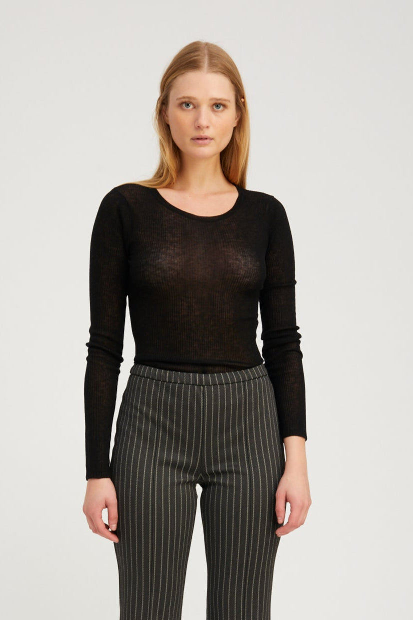 Black Tissue Cashmere Long Sleeve Baby Tee