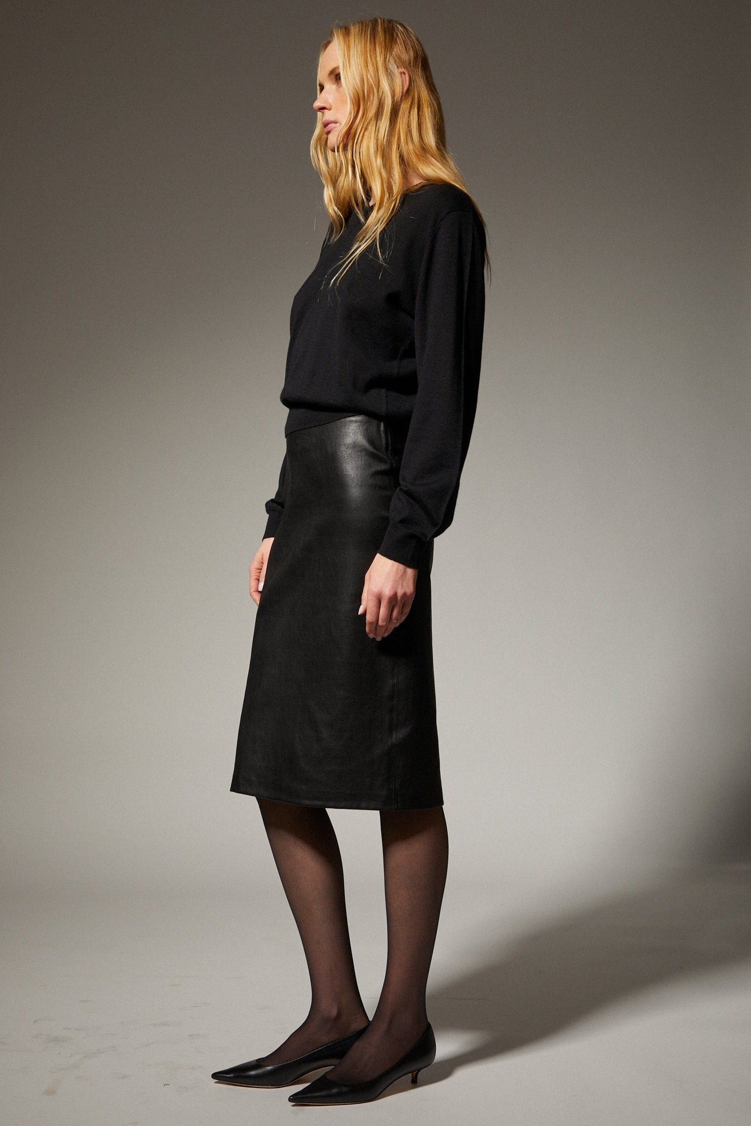 Cashmere Shrunken V Neck