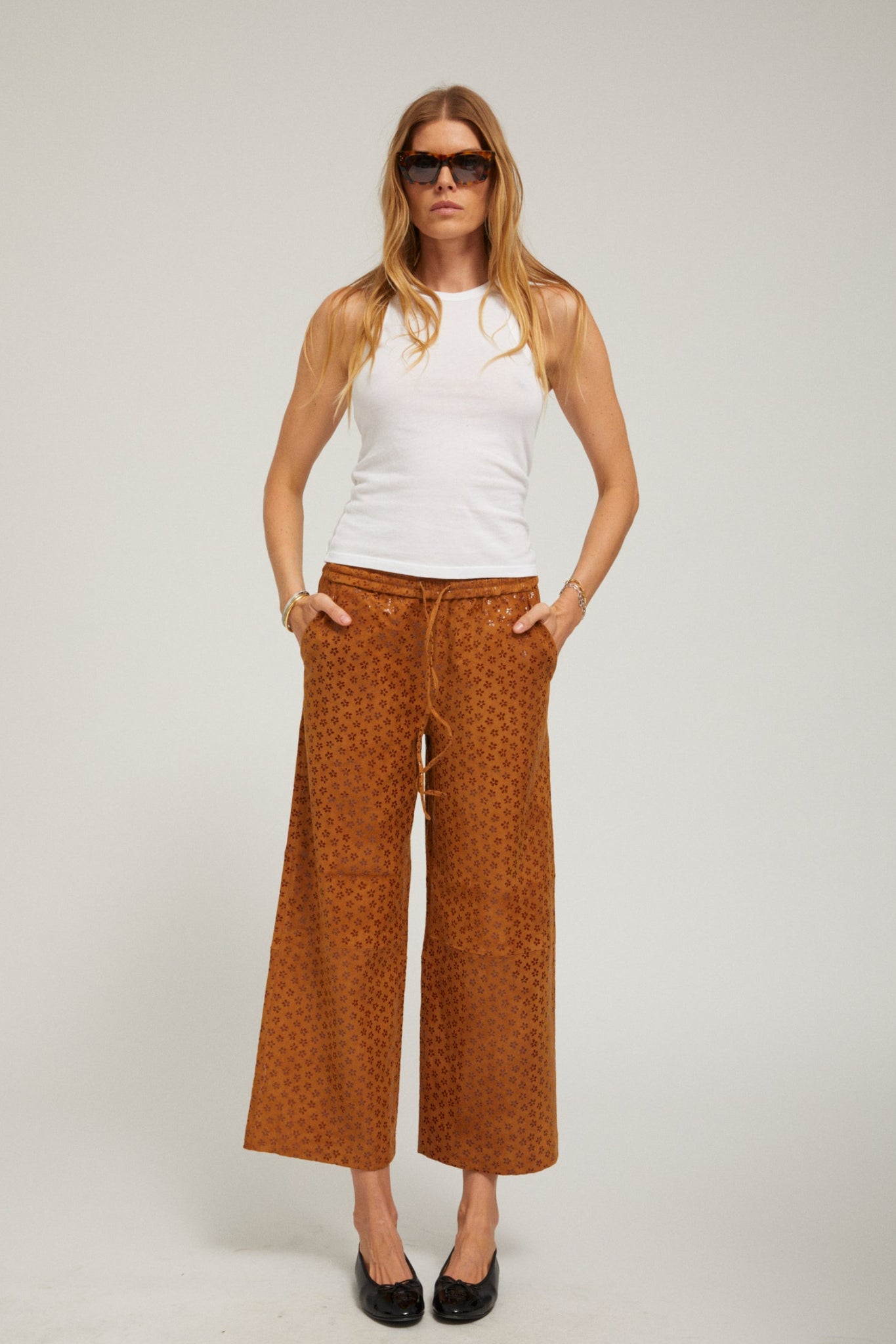 Suede Cropped Baggy Pants