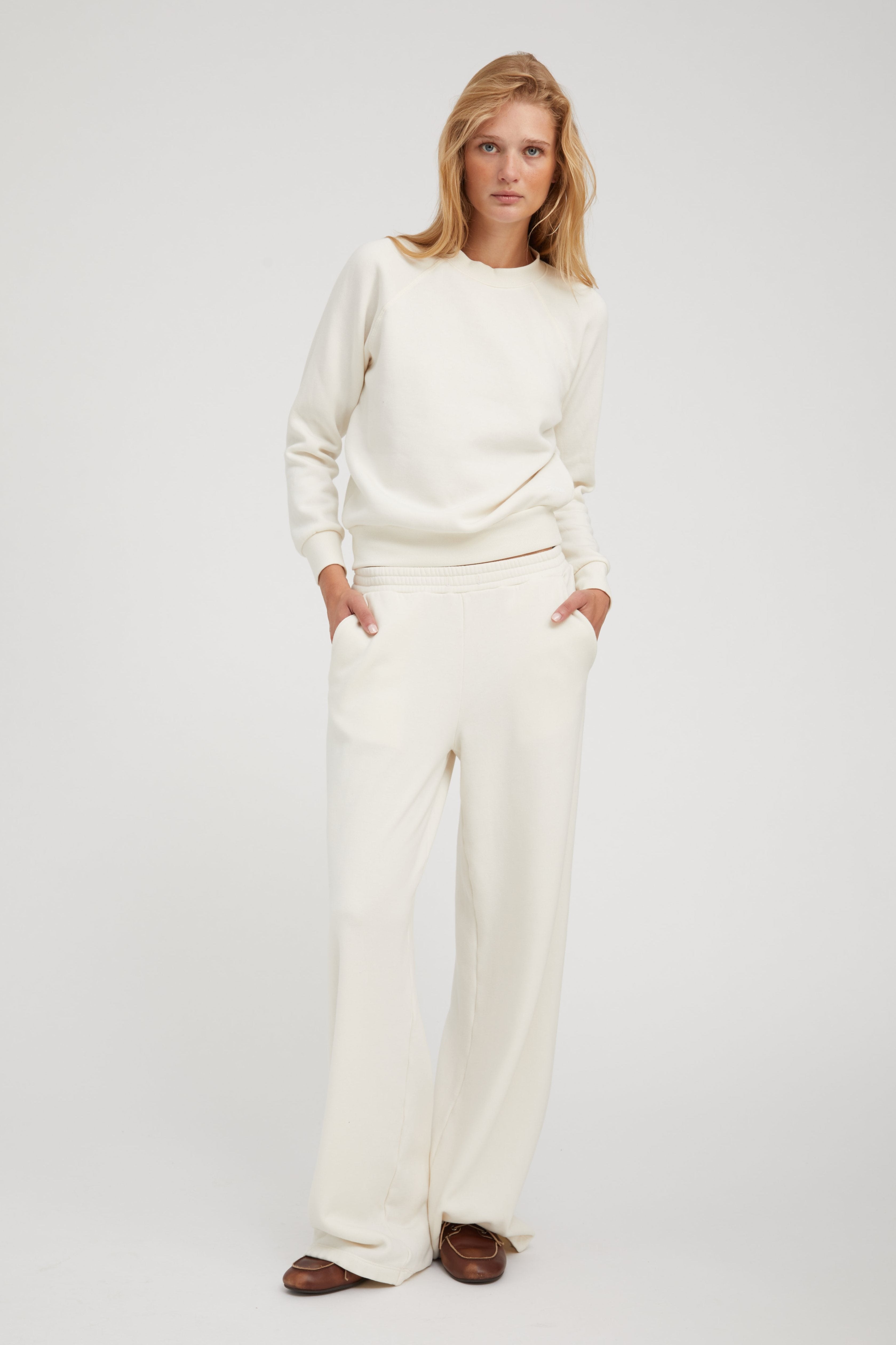 SHRUNKEN RAGLAN SWEATSHIRT CREME/WHITE – SPRWMN