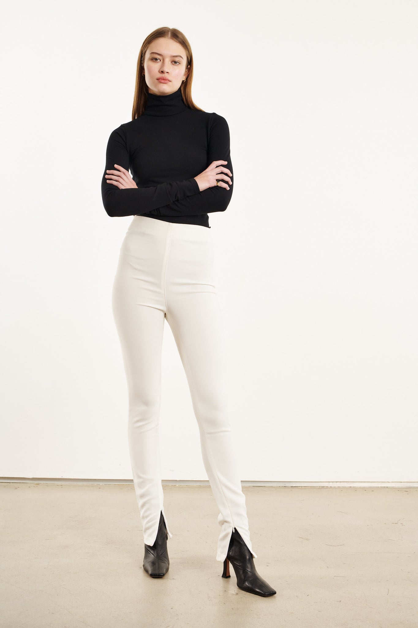 Crepe Ankle Zipper Pants